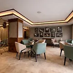 Hotel Regnum & 5*